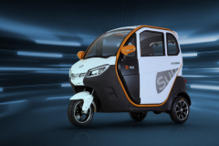 <b>行业大风暴！雅迪高端电动三轮车隆重上市！</b>