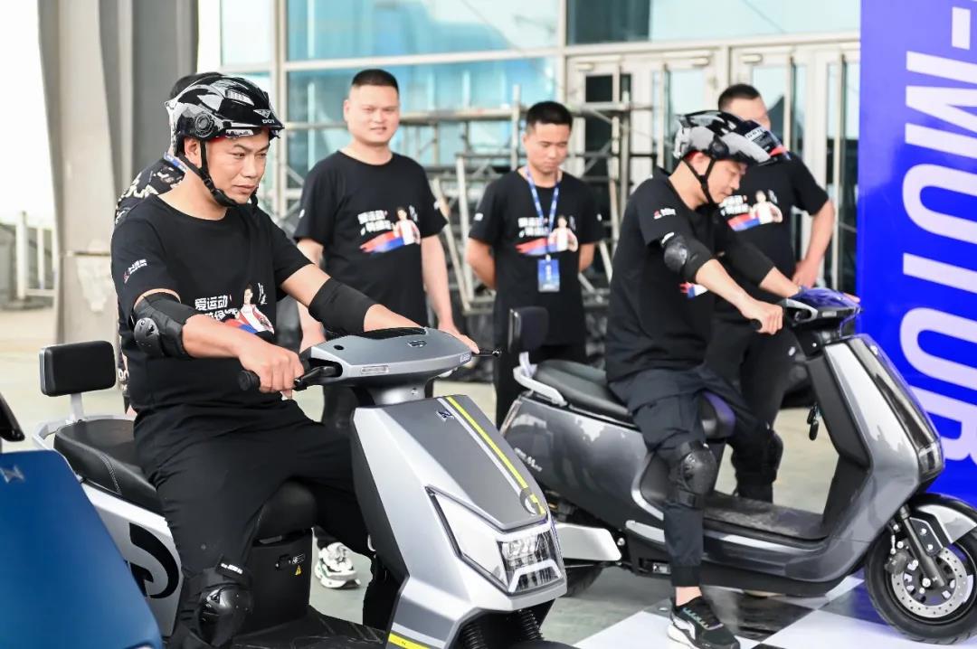 <b>真电摩首选绿能！诠释赛道文化理念，塑造品牌新的护城河！</b>