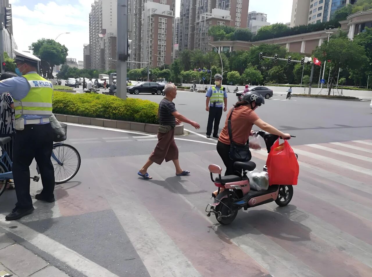 电动车观察员替4亿用户问：这条交规合理吗？